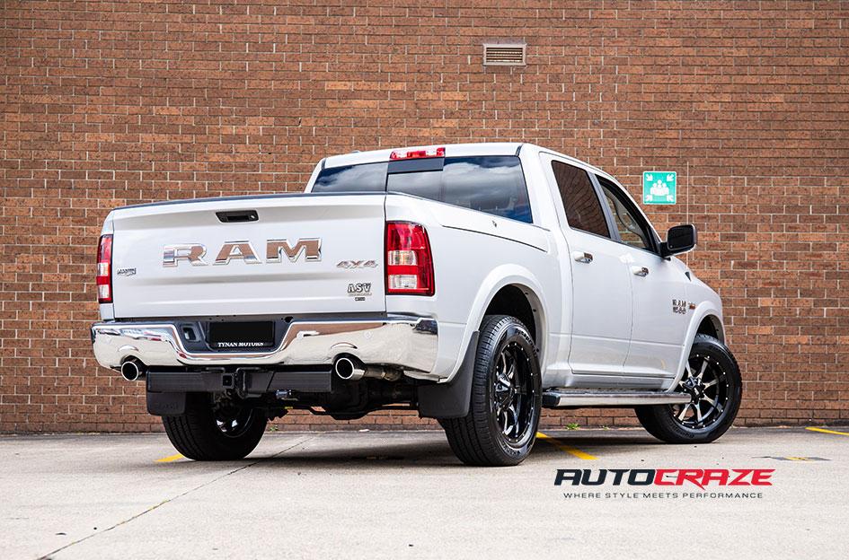 DODGE RAM MO995 GLOSS BLACK MACHINED